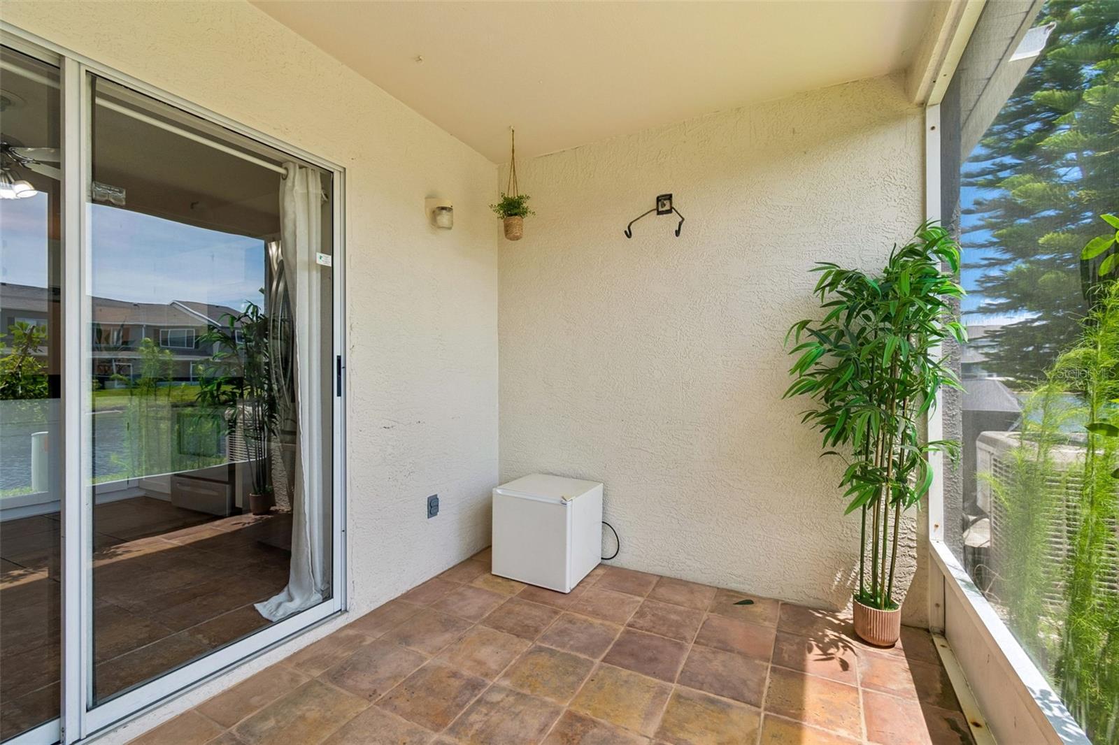 COUNTRYSIDE KEY - Residential