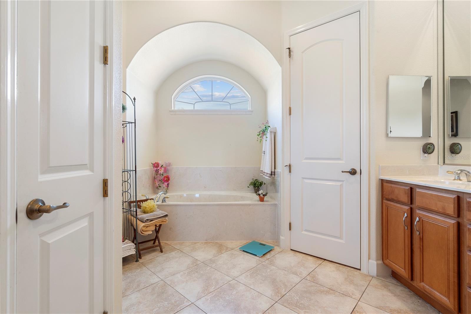 DEER PATH ESTATE - Residential