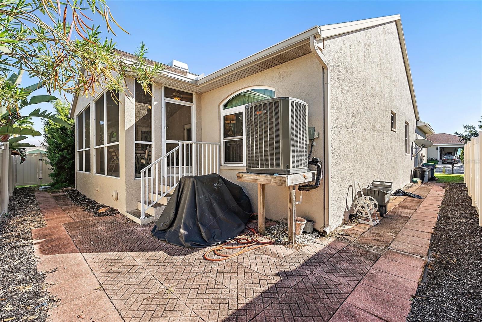 TIERRA VERDE - Residential