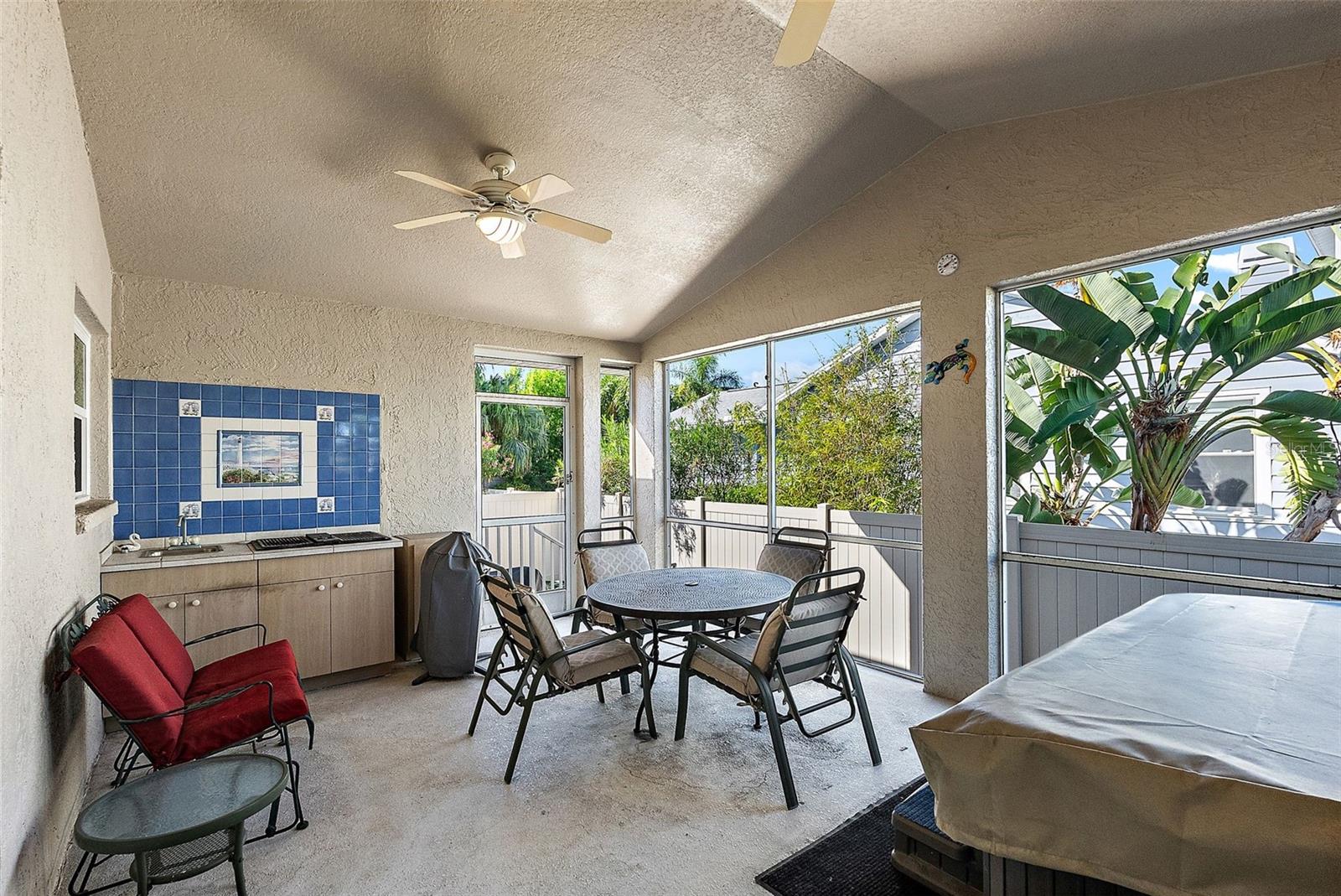 TIERRA VERDE - Residential