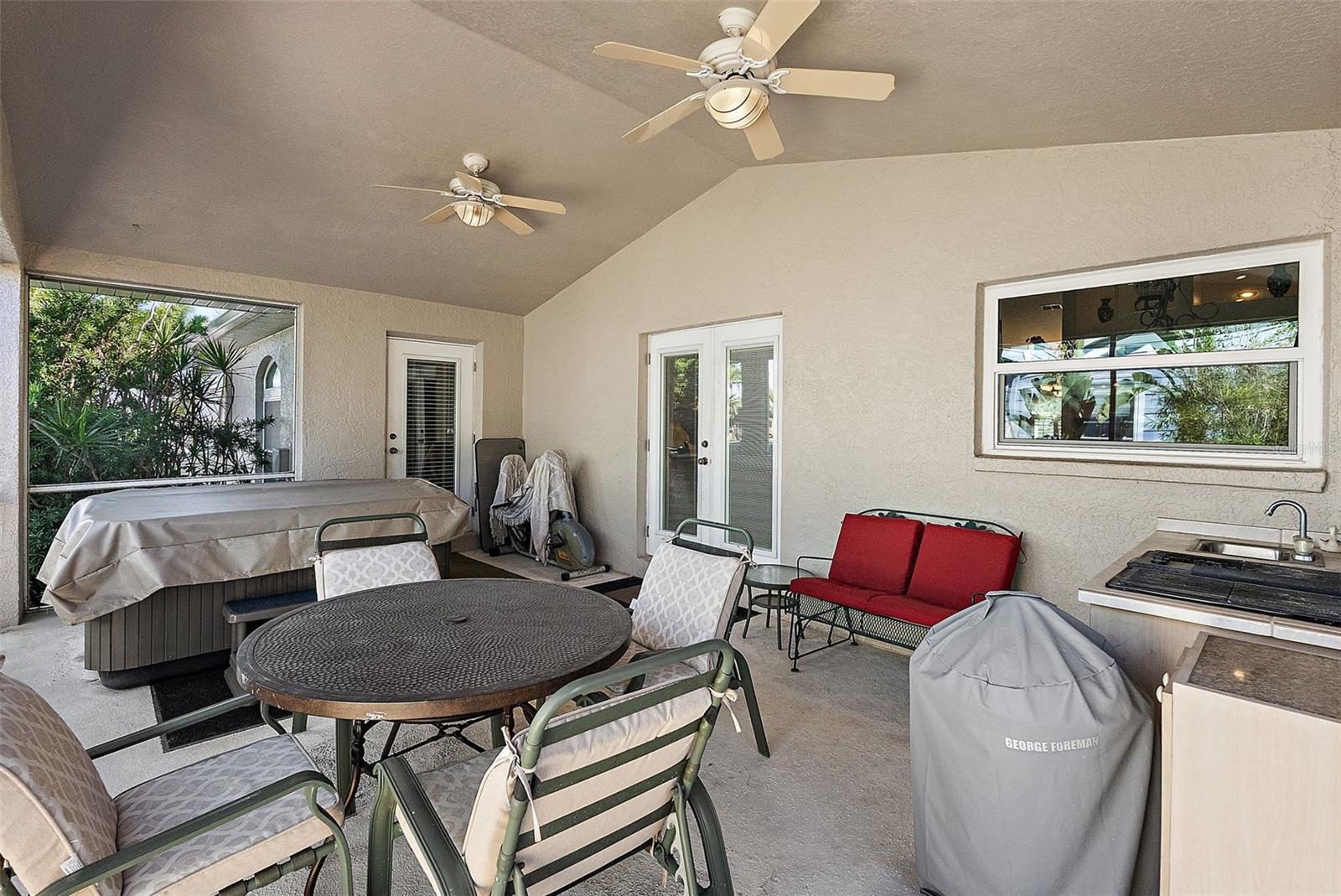 TIERRA VERDE - Residential