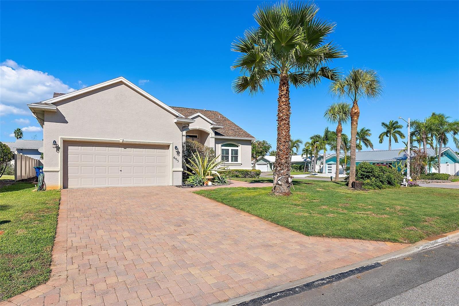 TIERRA VERDE - Residential