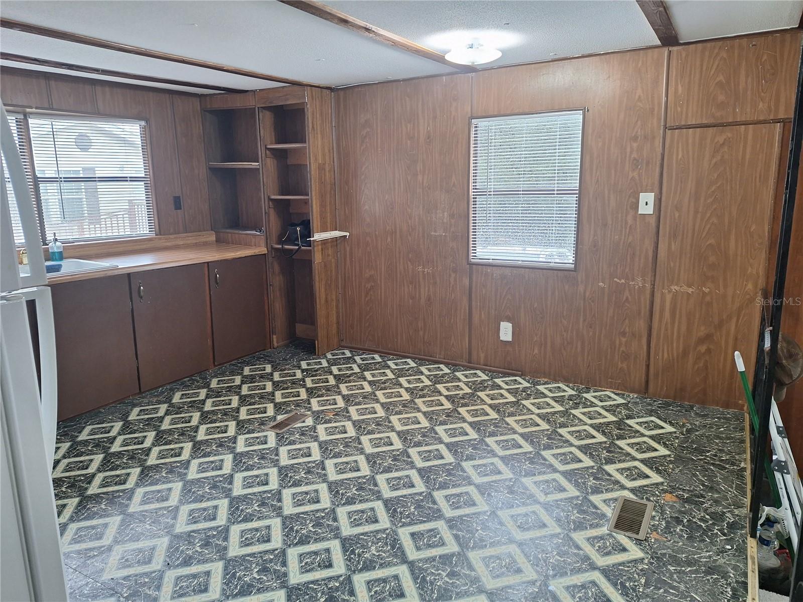 HOBBY HILL - Residential