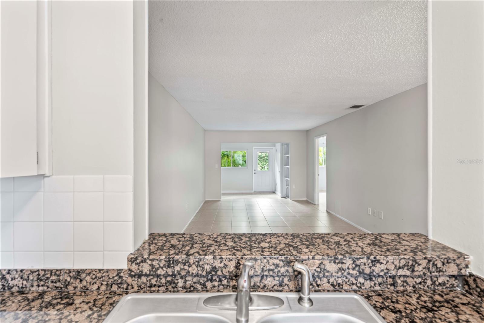 DEERWOOD GARDENS UNIT ONE - Residential