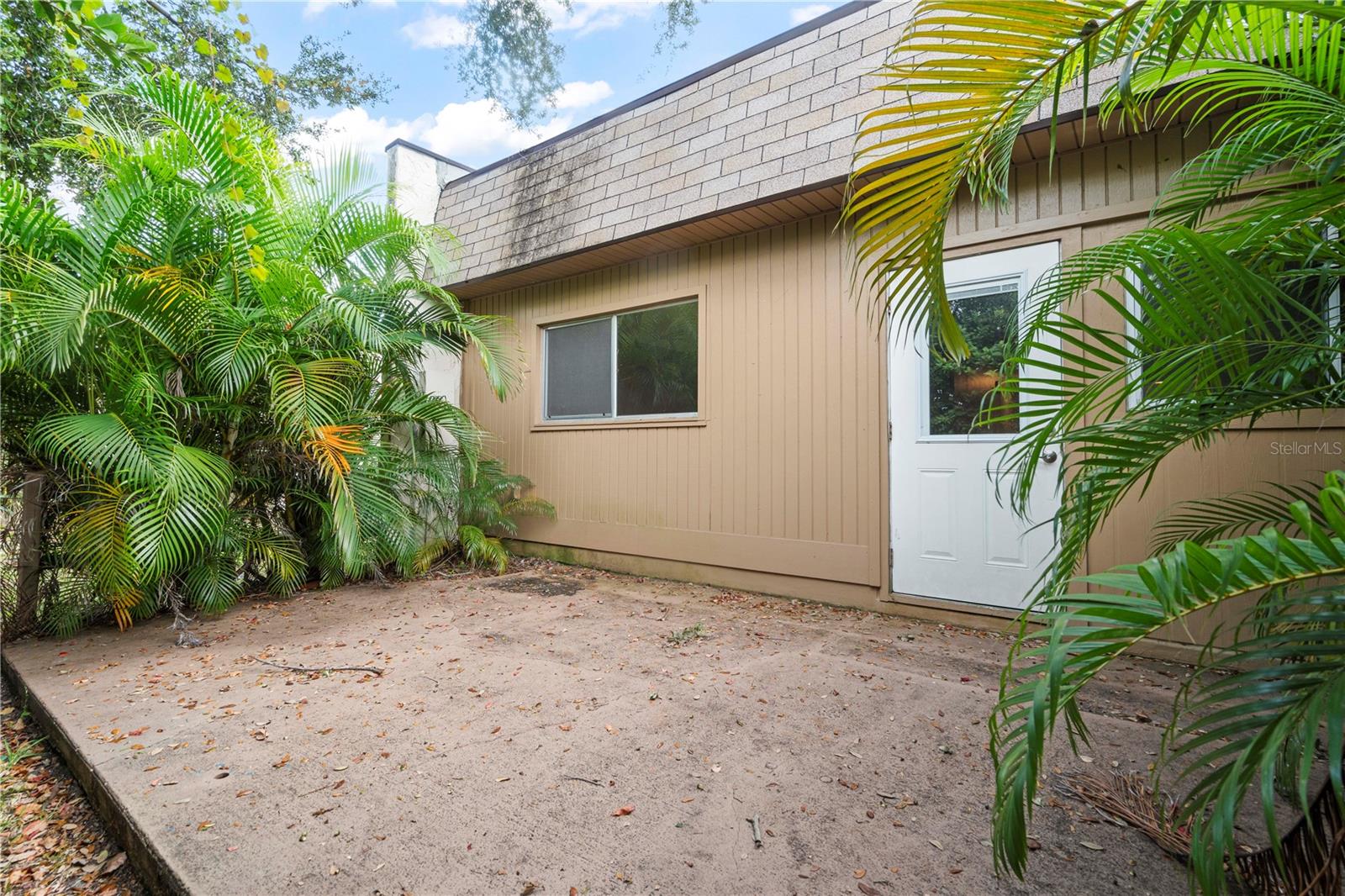 DEERWOOD GARDENS UNIT ONE - Residential