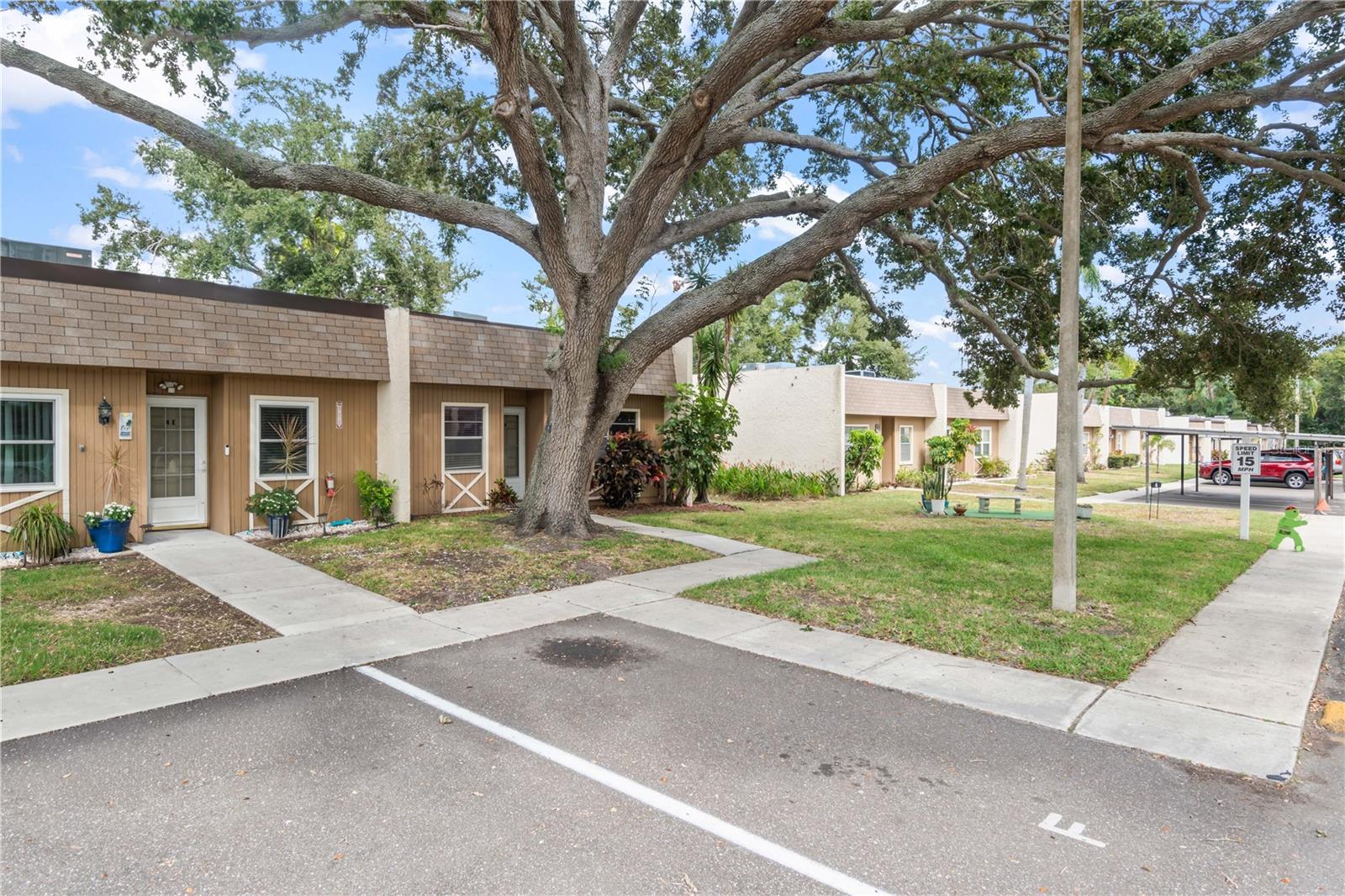 DEERWOOD GARDENS UNIT ONE - Residential