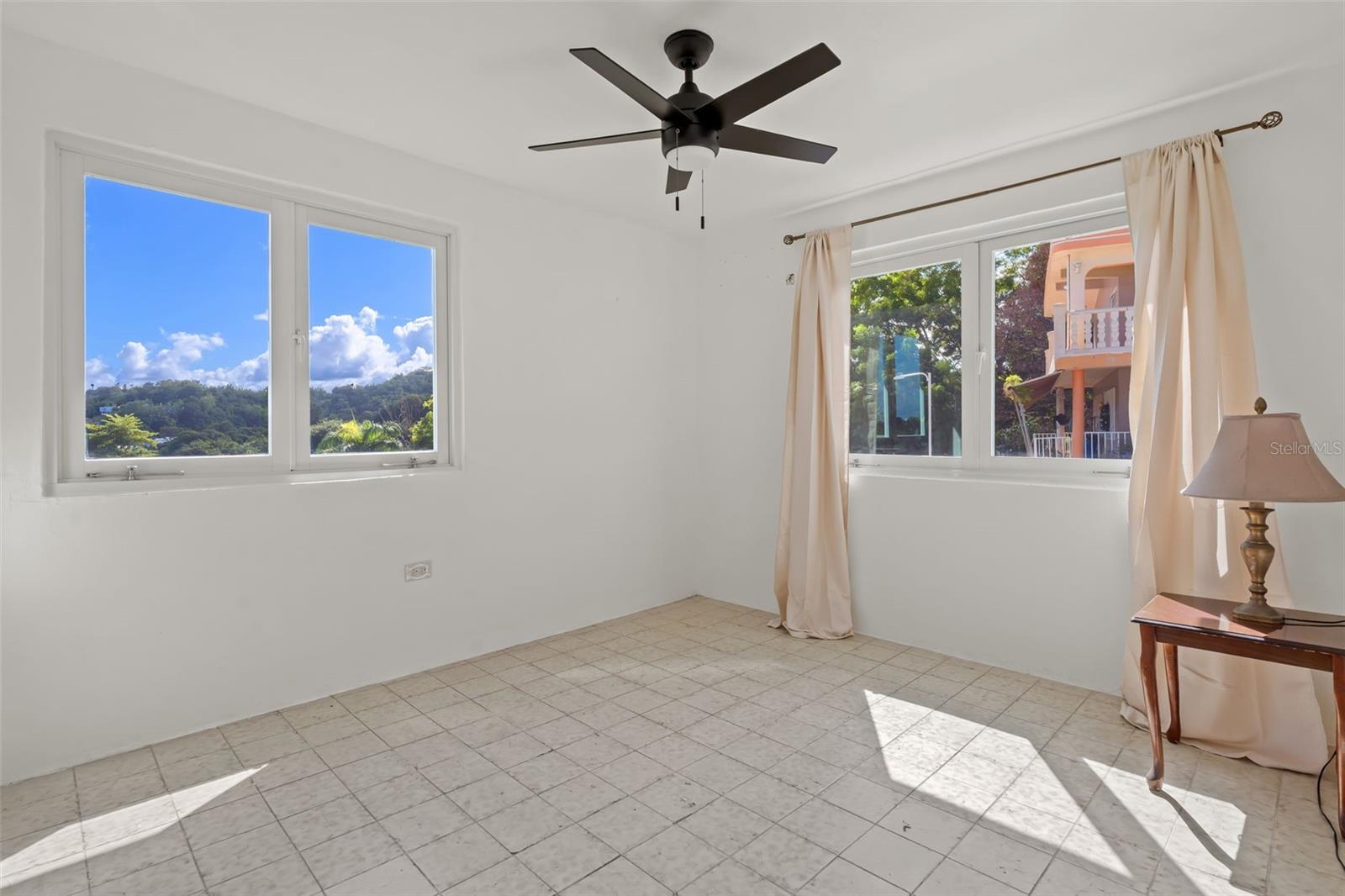 CAMINO JUANILLO FUENTES BARRIO SANTA ROSA - Residential