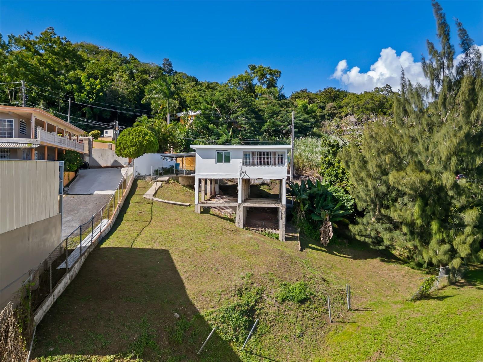 CAMINO JUANILLO FUENTES BARRIO SANTA ROSA - Residential