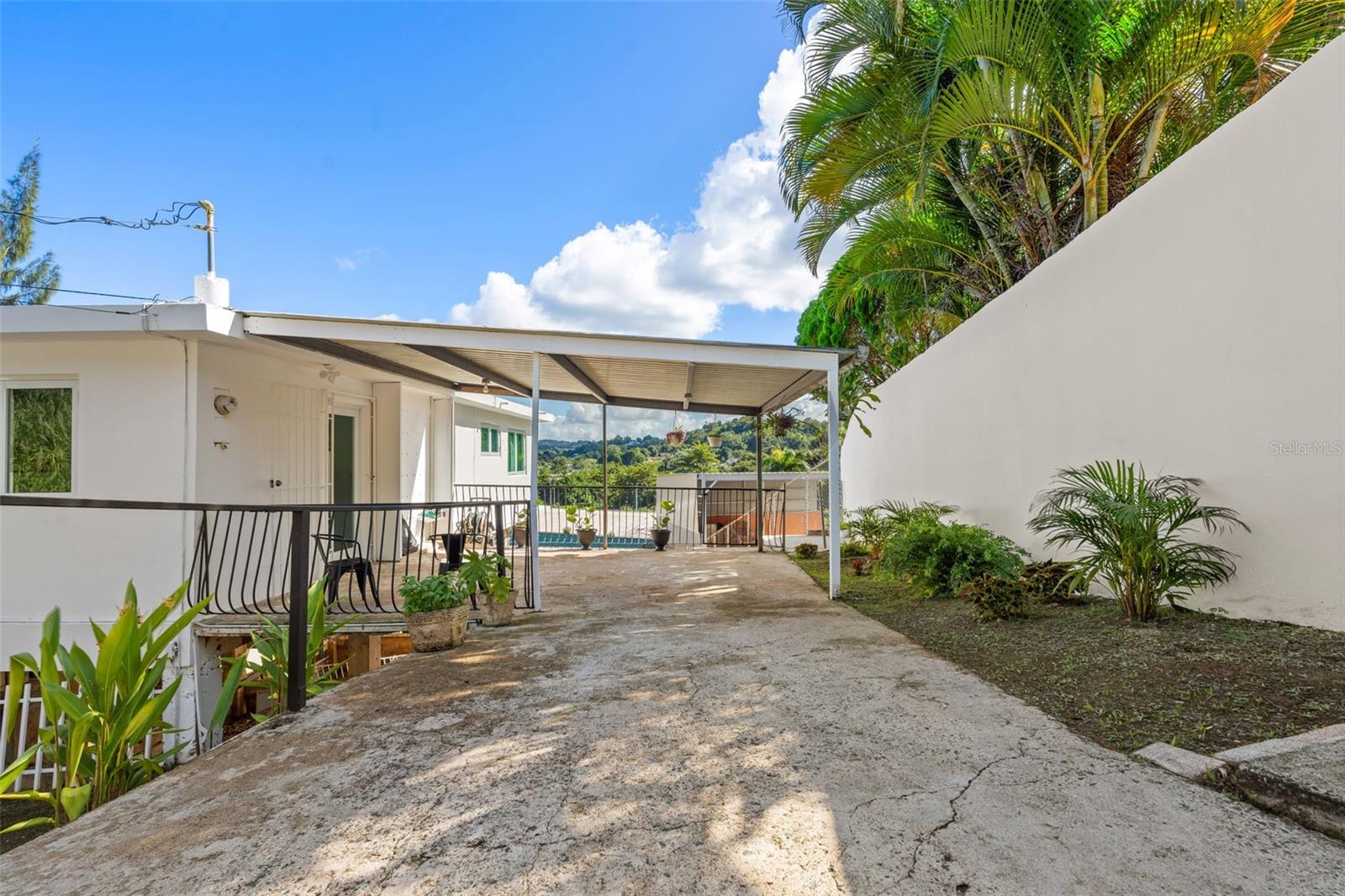 CAMINO JUANILLO FUENTES BARRIO SANTA ROSA - Residential