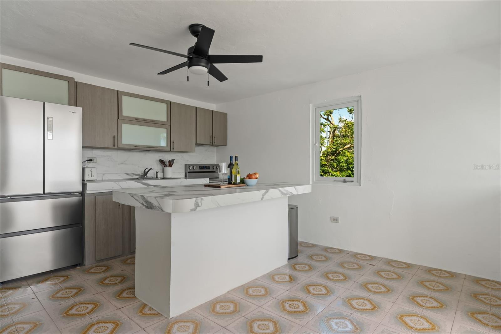 CAMINO JUANILLO FUENTES BARRIO SANTA ROSA - Residential