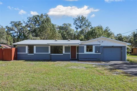 A home in DELAND