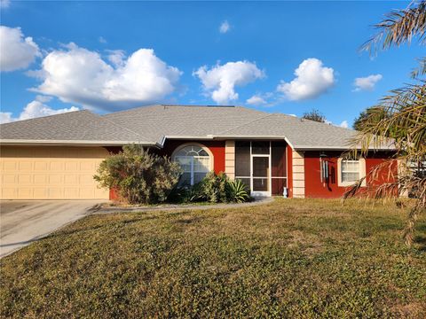 A home in PORT CHARLOTTE