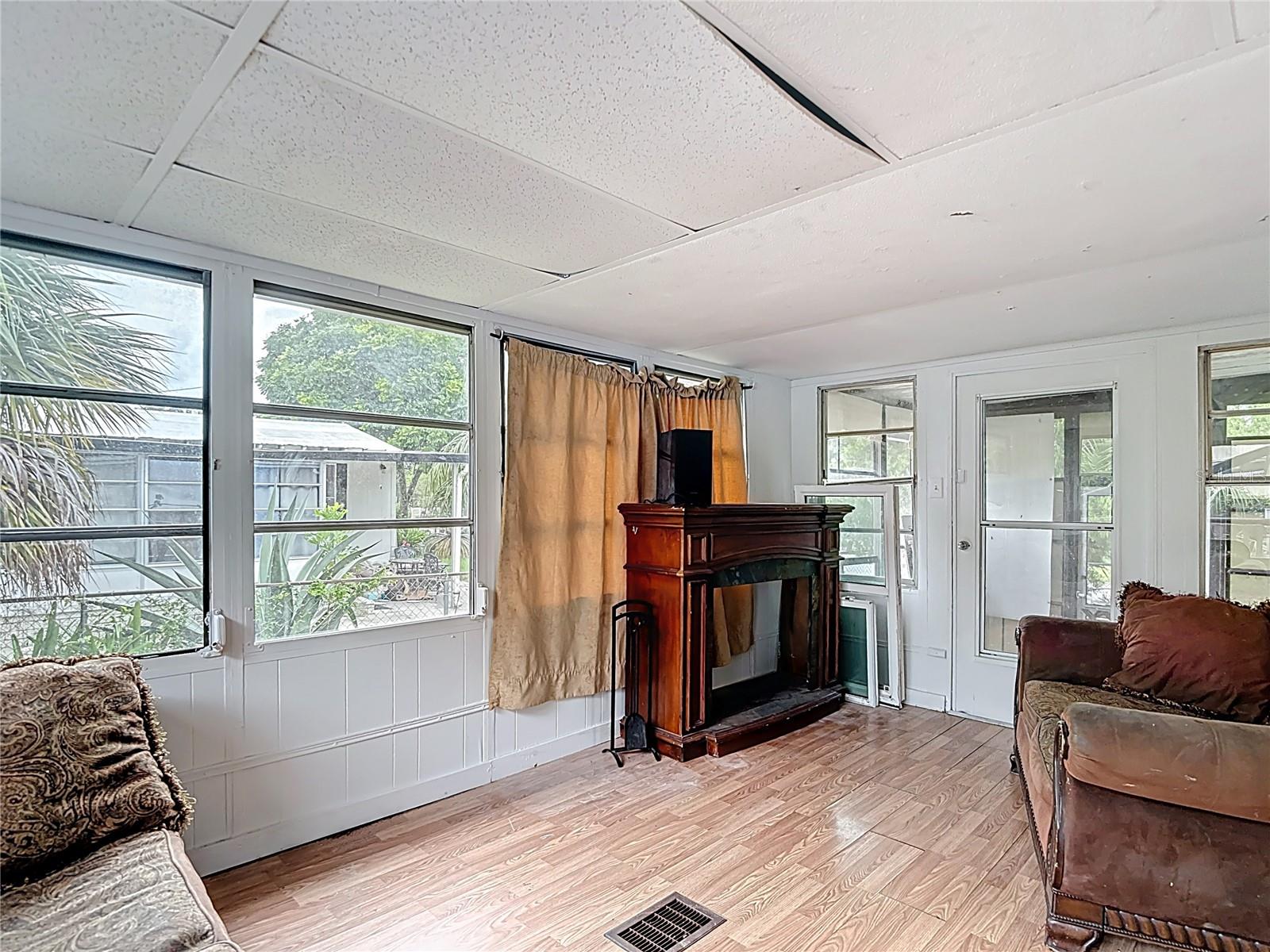 6526 CHAR LANE