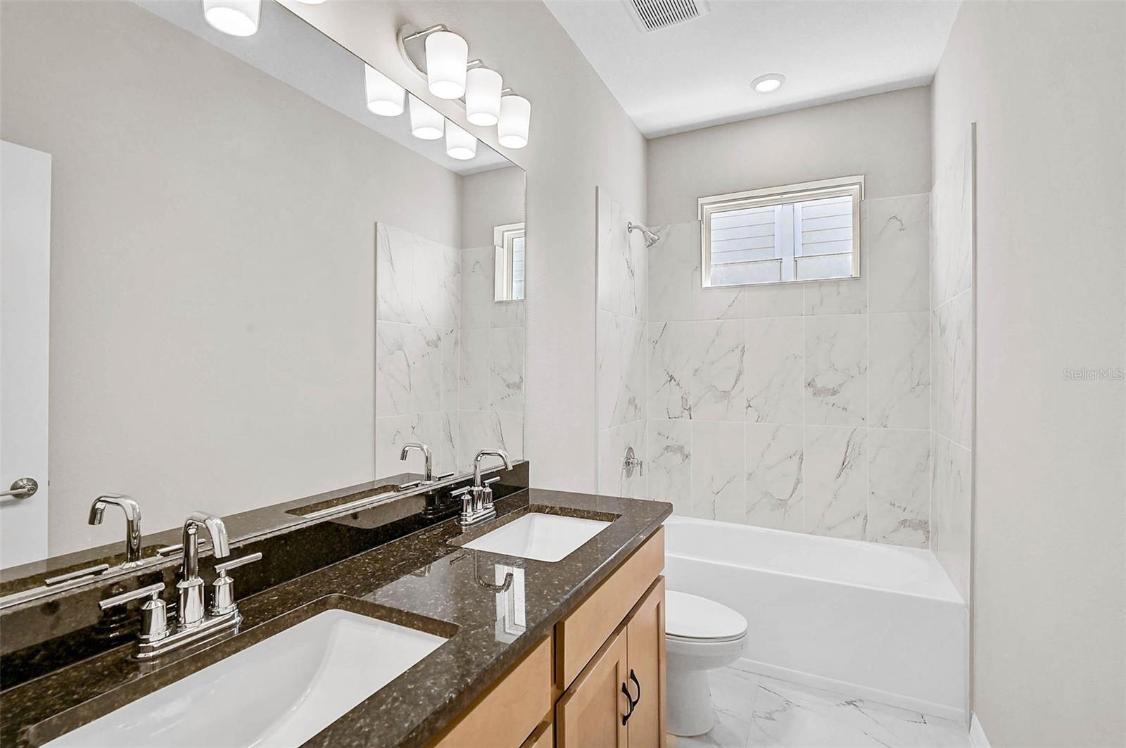 PALMERO - Residential Lease
