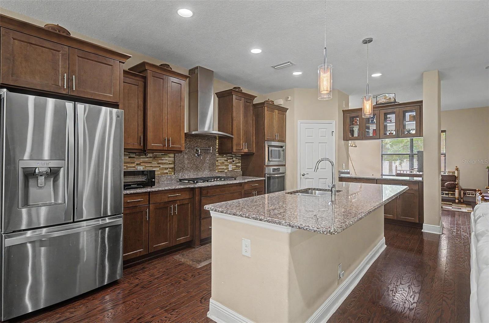 2234 HIGHWOOD COURT