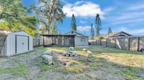 A home in LAKELAND