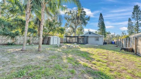 A home in LAKELAND