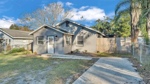 A home in LAKELAND