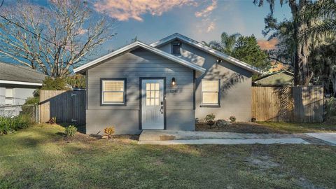 A home in LAKELAND