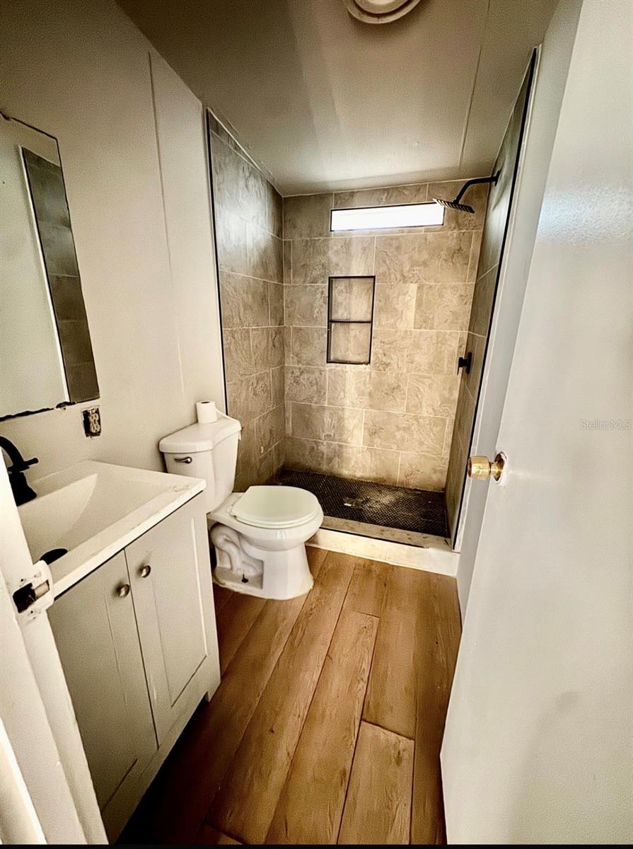 1515 BARKWOOD LANE