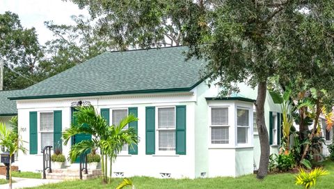 Photo of 701 38th Avenue N, St Petersburg, FL 33704 (MLS # TB8388648)