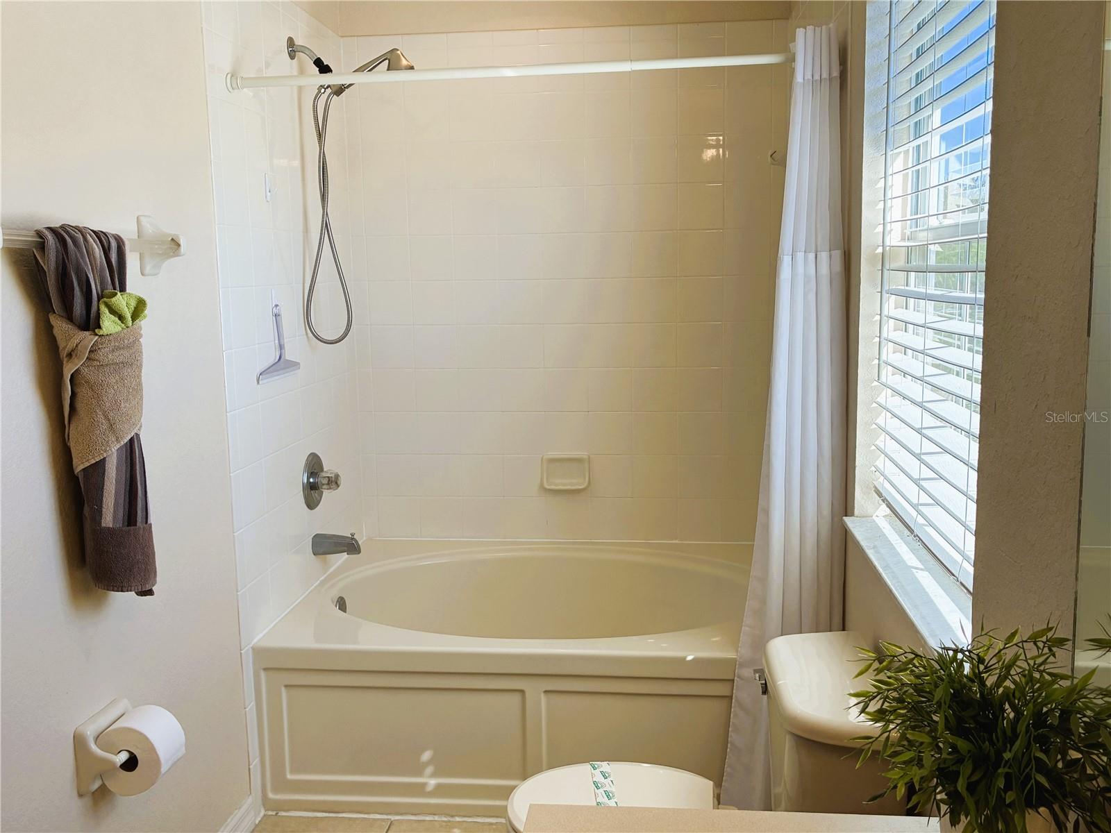 REGAL PALMS AT HIGHLAND RESERVE PH 05 - Residential