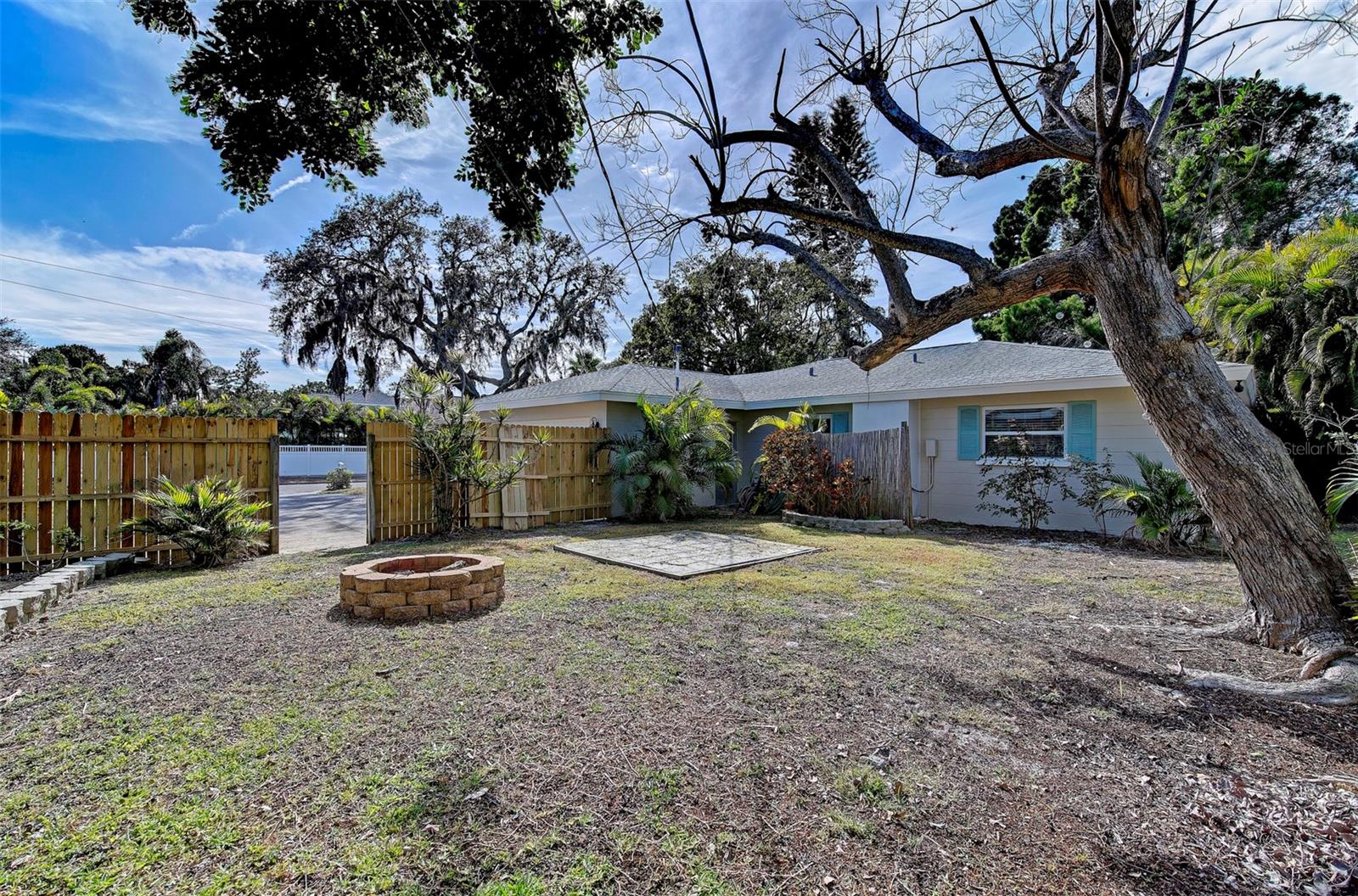 HARBOR HILLS A RESUB - Residential Lease