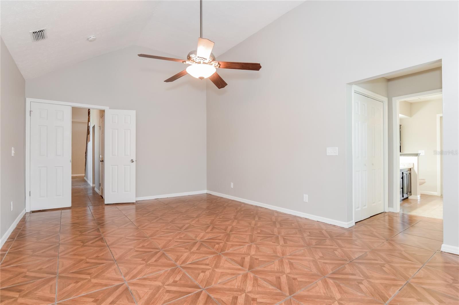 EASTWOOD GLENN - Residential Lease