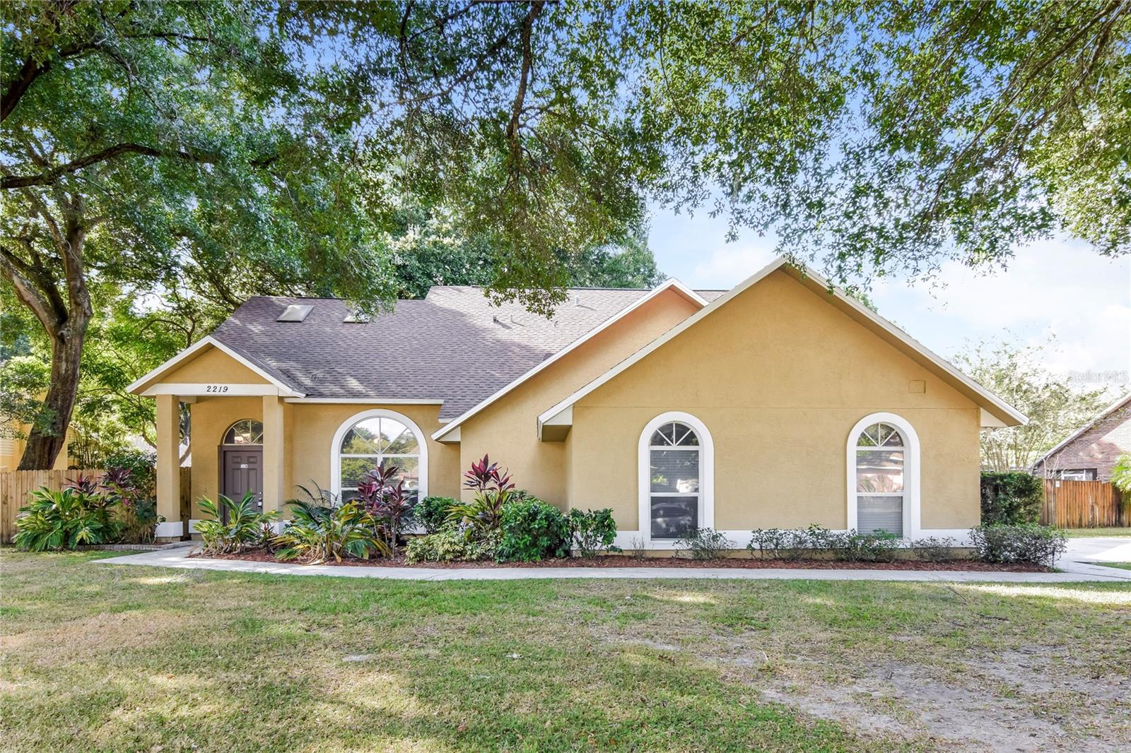 EASTWOOD GLENN - Residential Lease