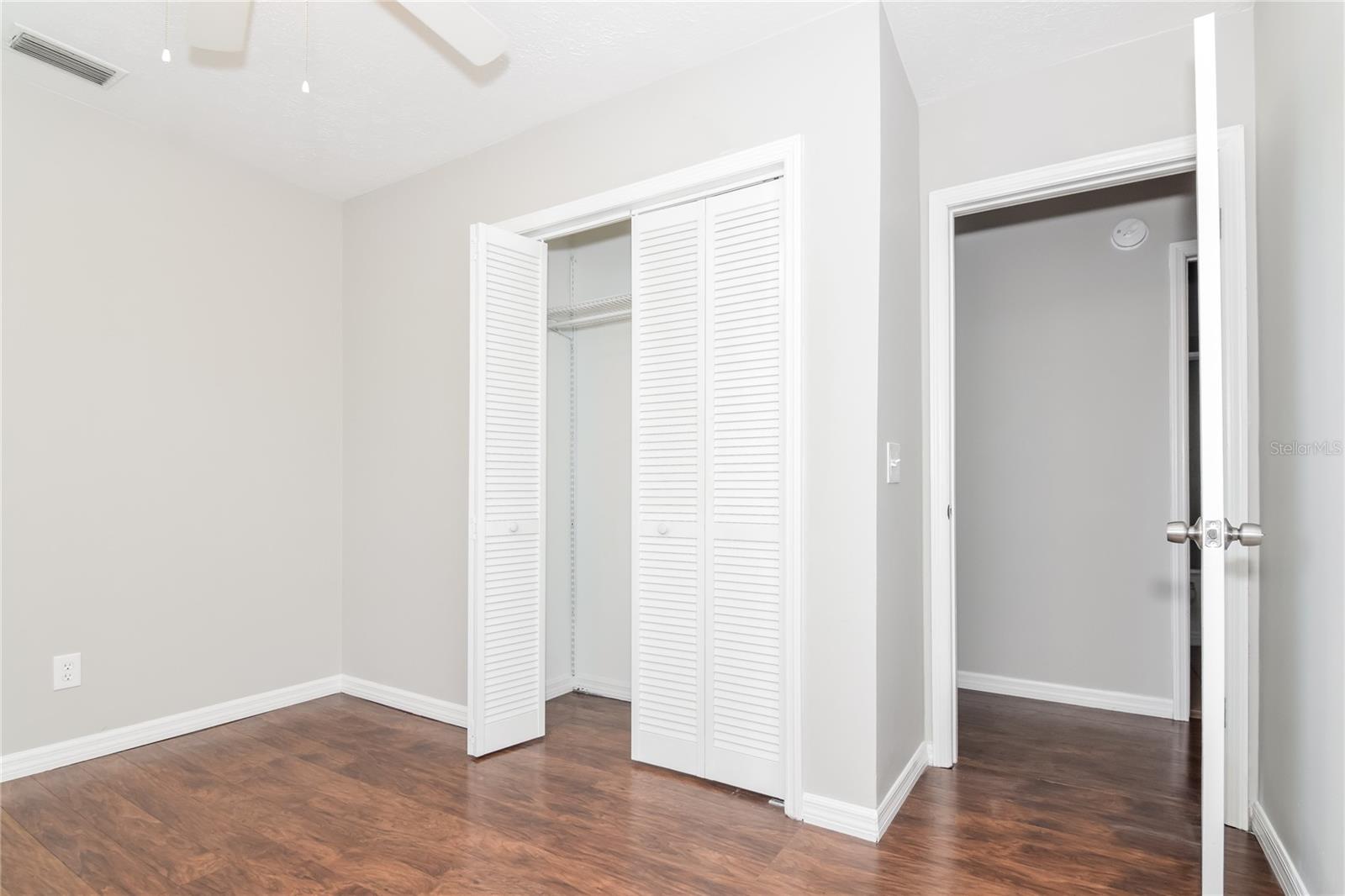 EASTWOOD GLENN - Residential Lease