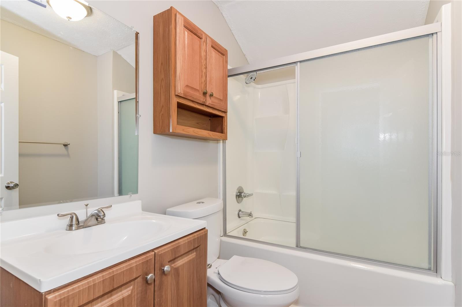 EASTWOOD GLENN - Residential Lease