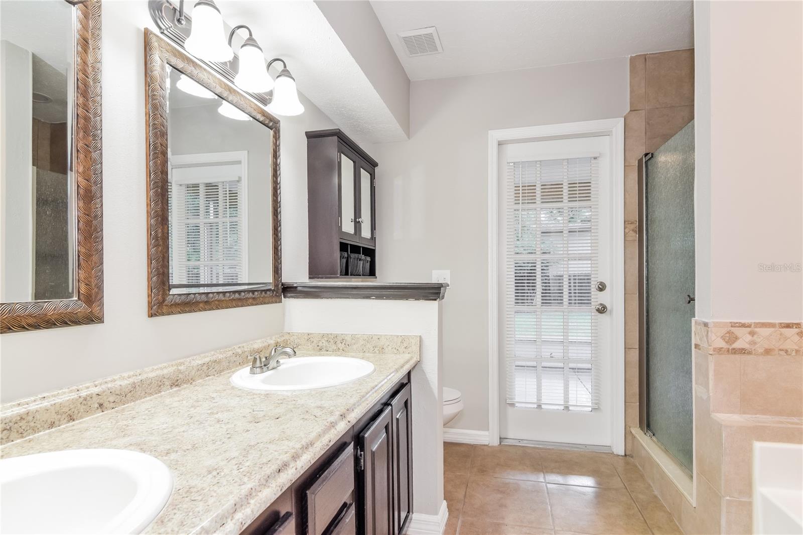 EASTWOOD GLENN - Residential Lease