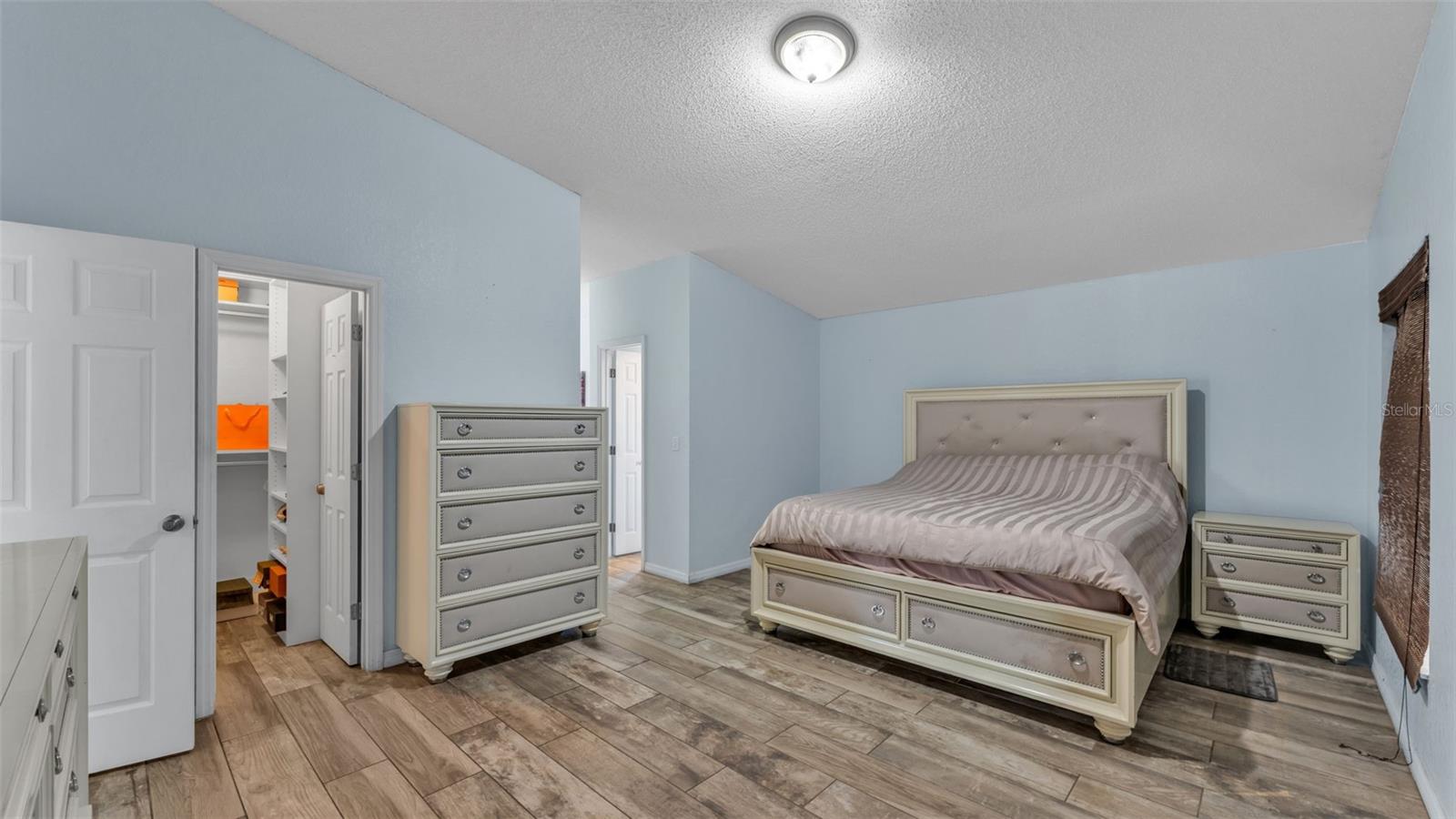 ASHLEY POINTE - Residential