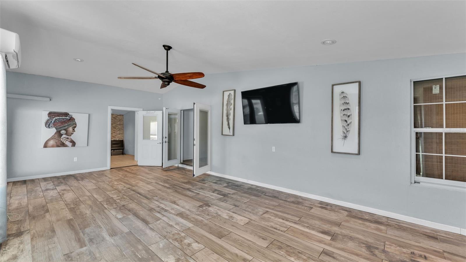 ASHLEY POINTE - Residential