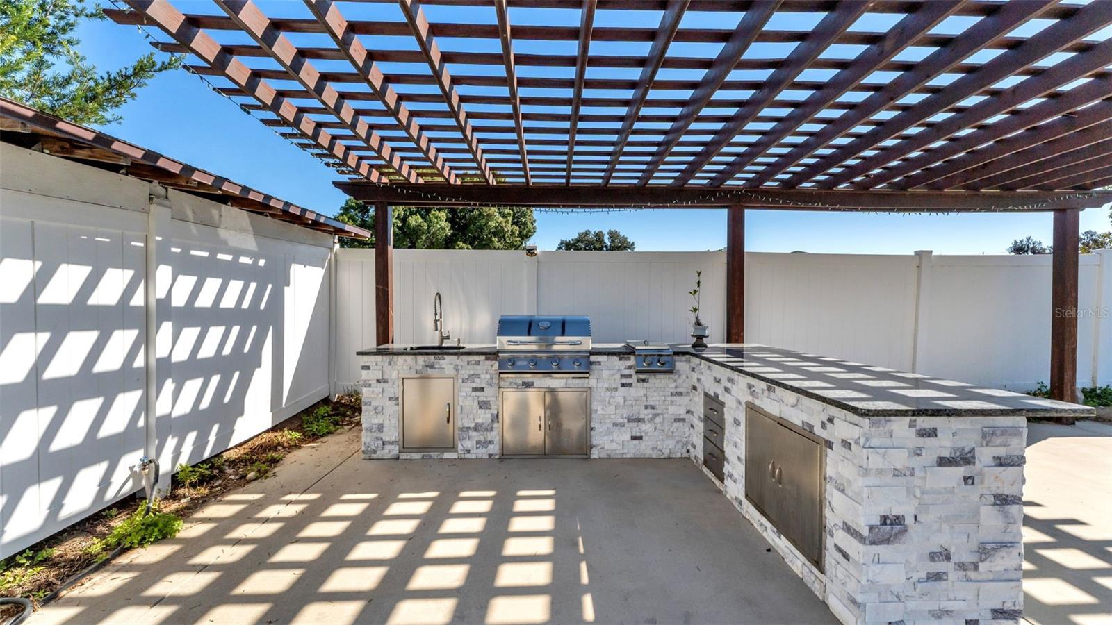 ASHLEY POINTE - Residential