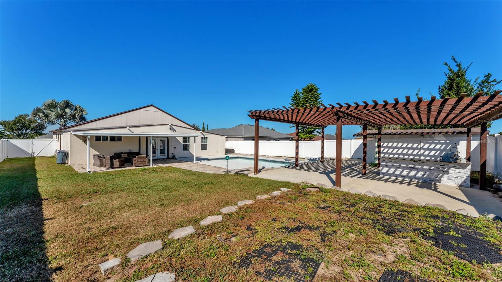 ASHLEY POINTE - Residential