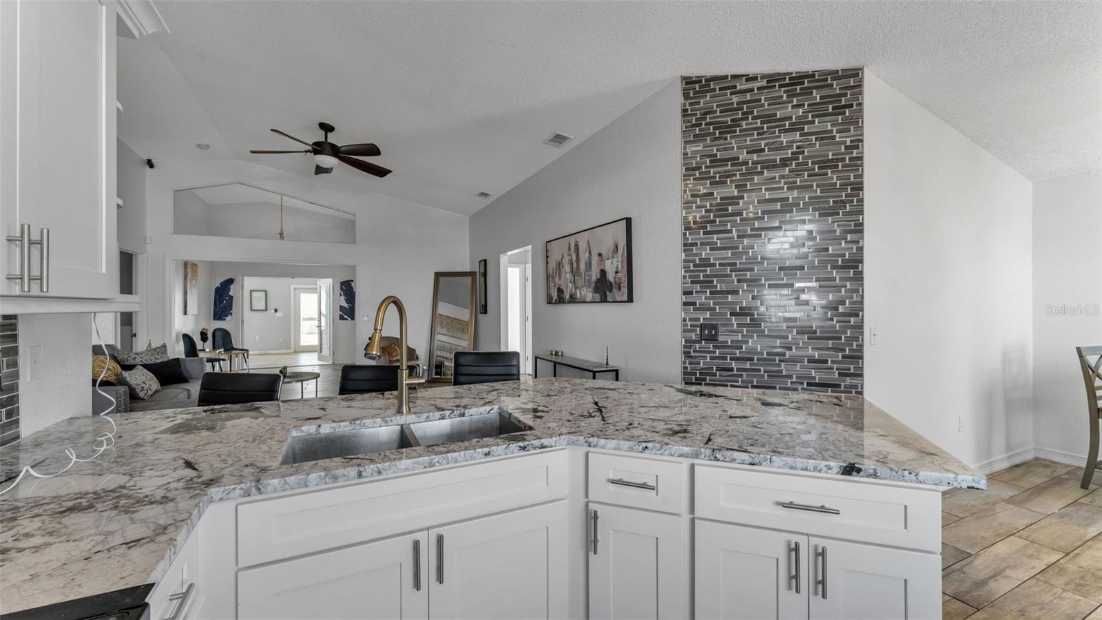 ASHLEY POINTE - Residential