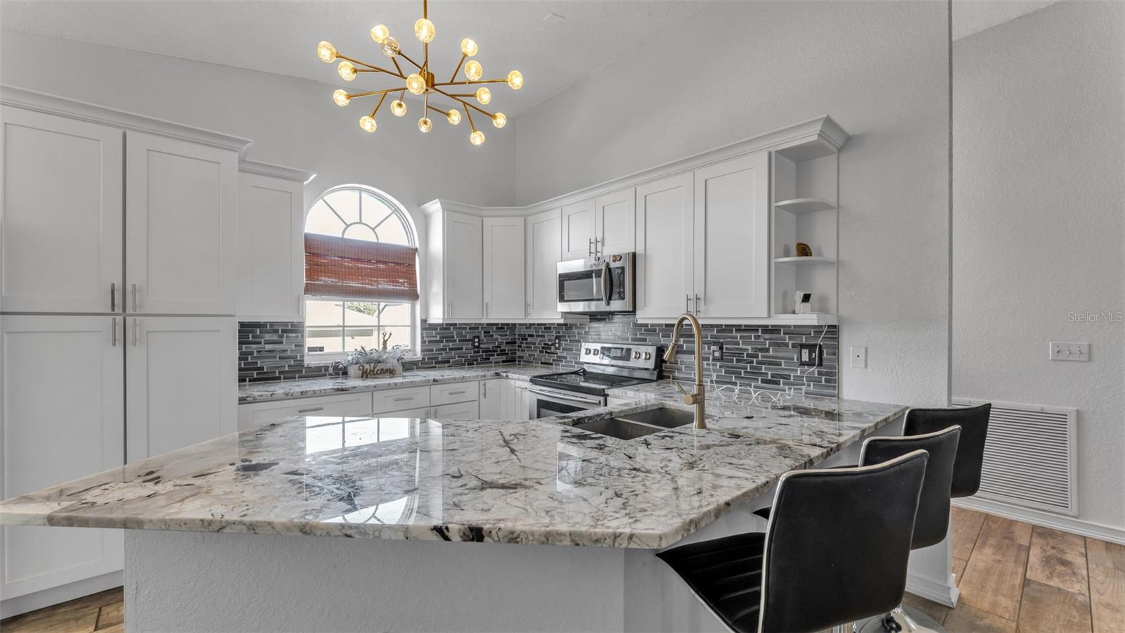 ASHLEY POINTE - Residential