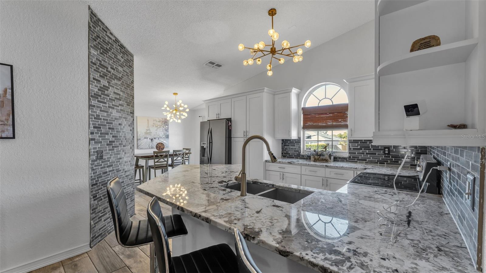 ASHLEY POINTE - Residential