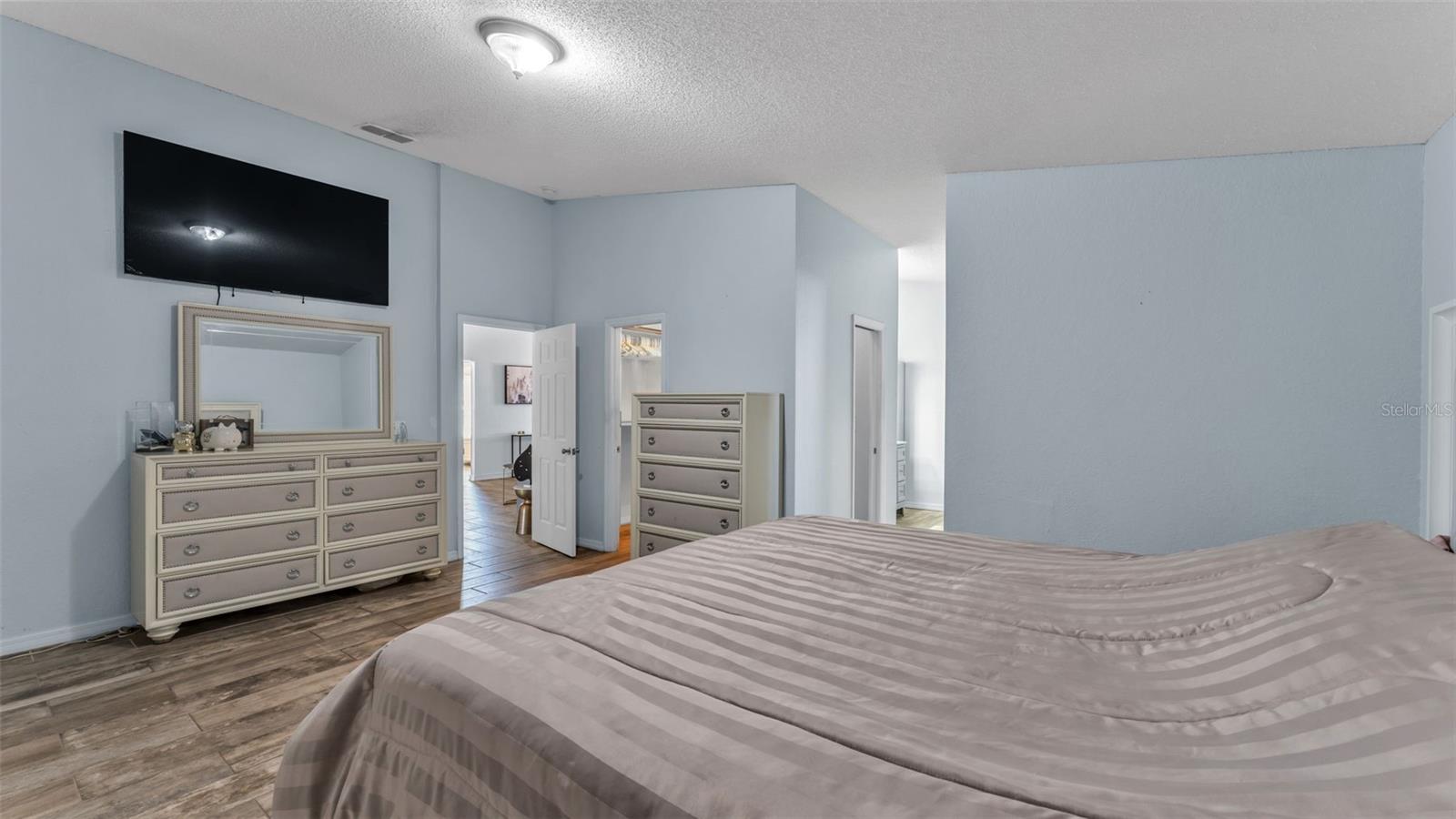 ASHLEY POINTE - Residential