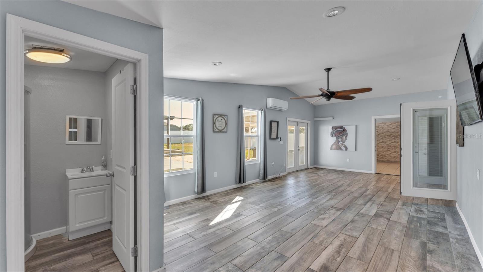 ASHLEY POINTE - Residential