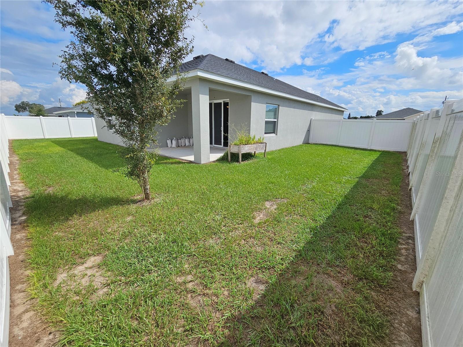 LANDINGS/EAGLE LAKE - Residential