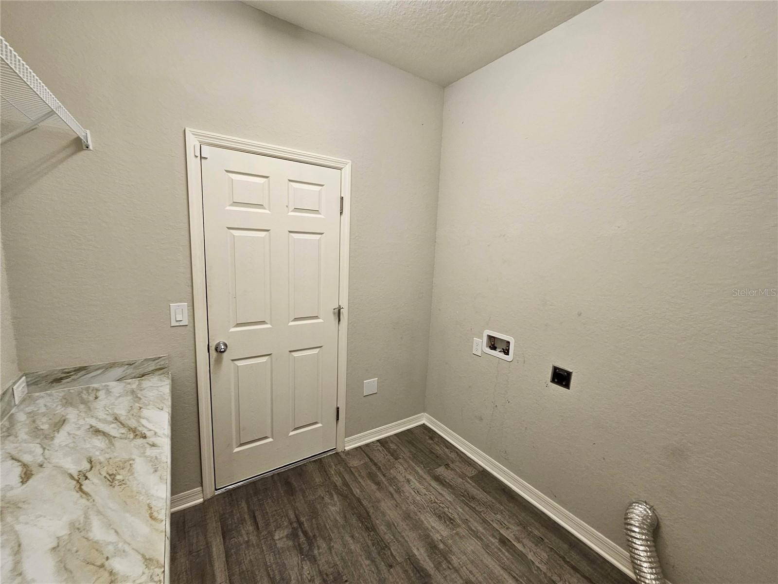 LANDINGS/EAGLE LAKE - Residential
