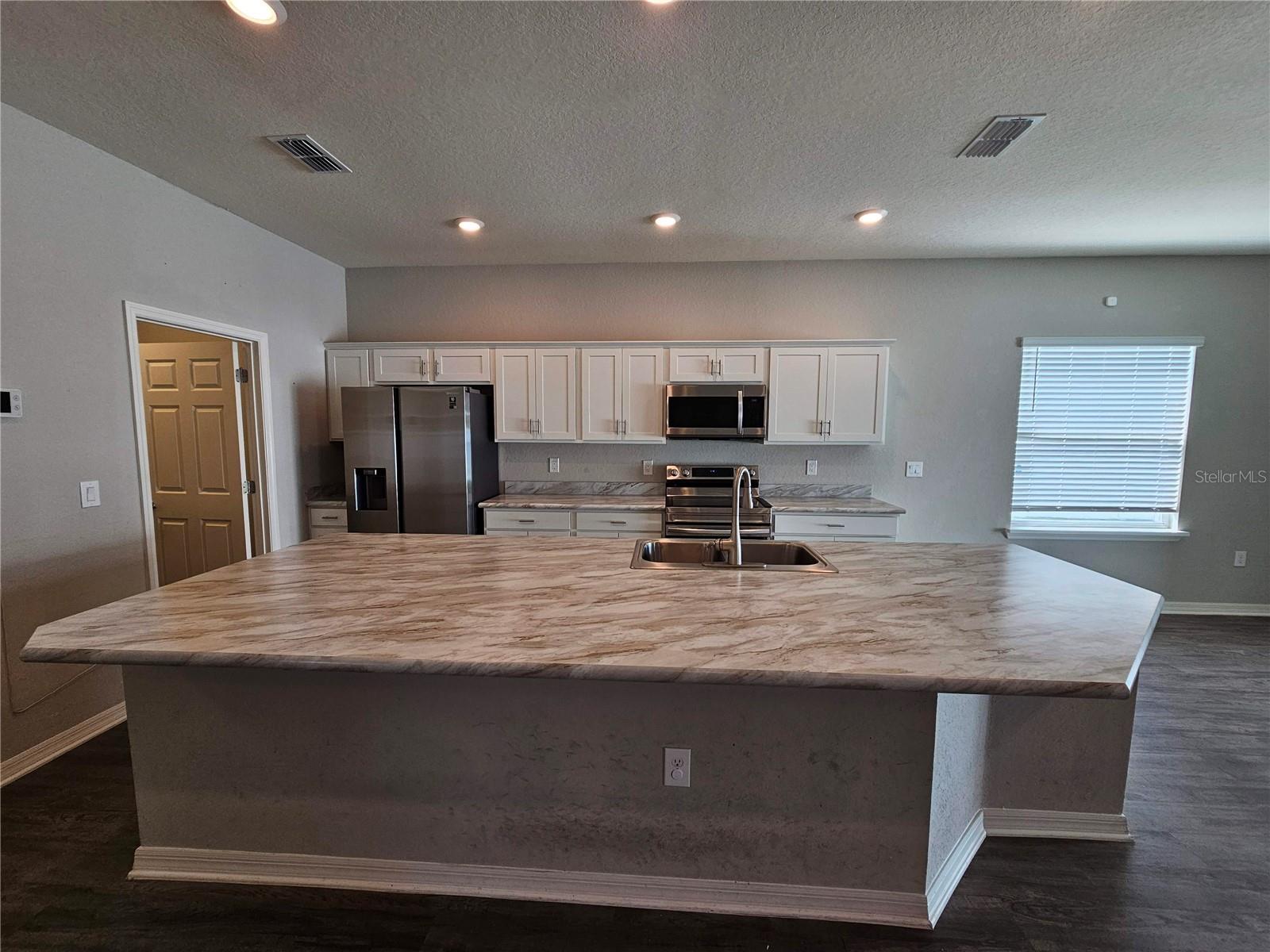 LANDINGS/EAGLE LAKE - Residential