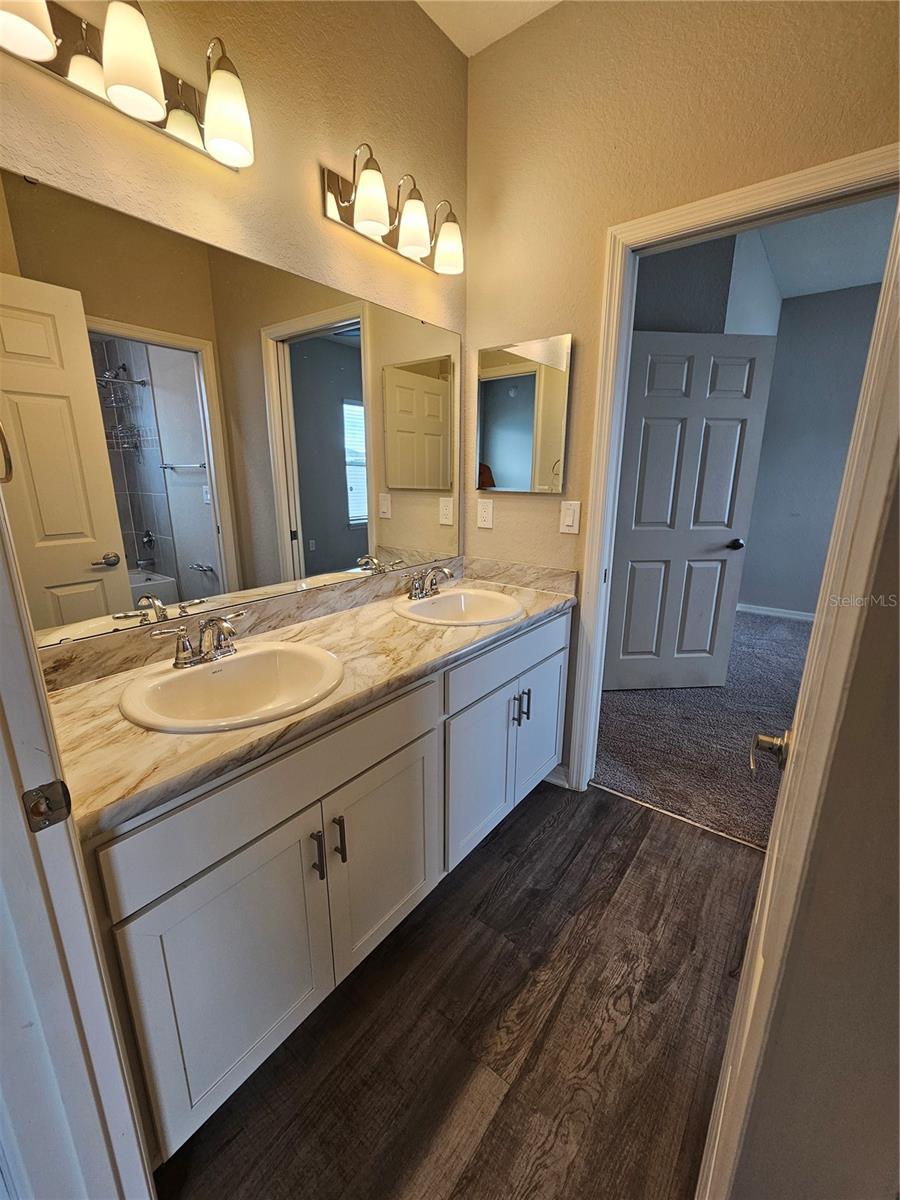 LANDINGS/EAGLE LAKE - Residential