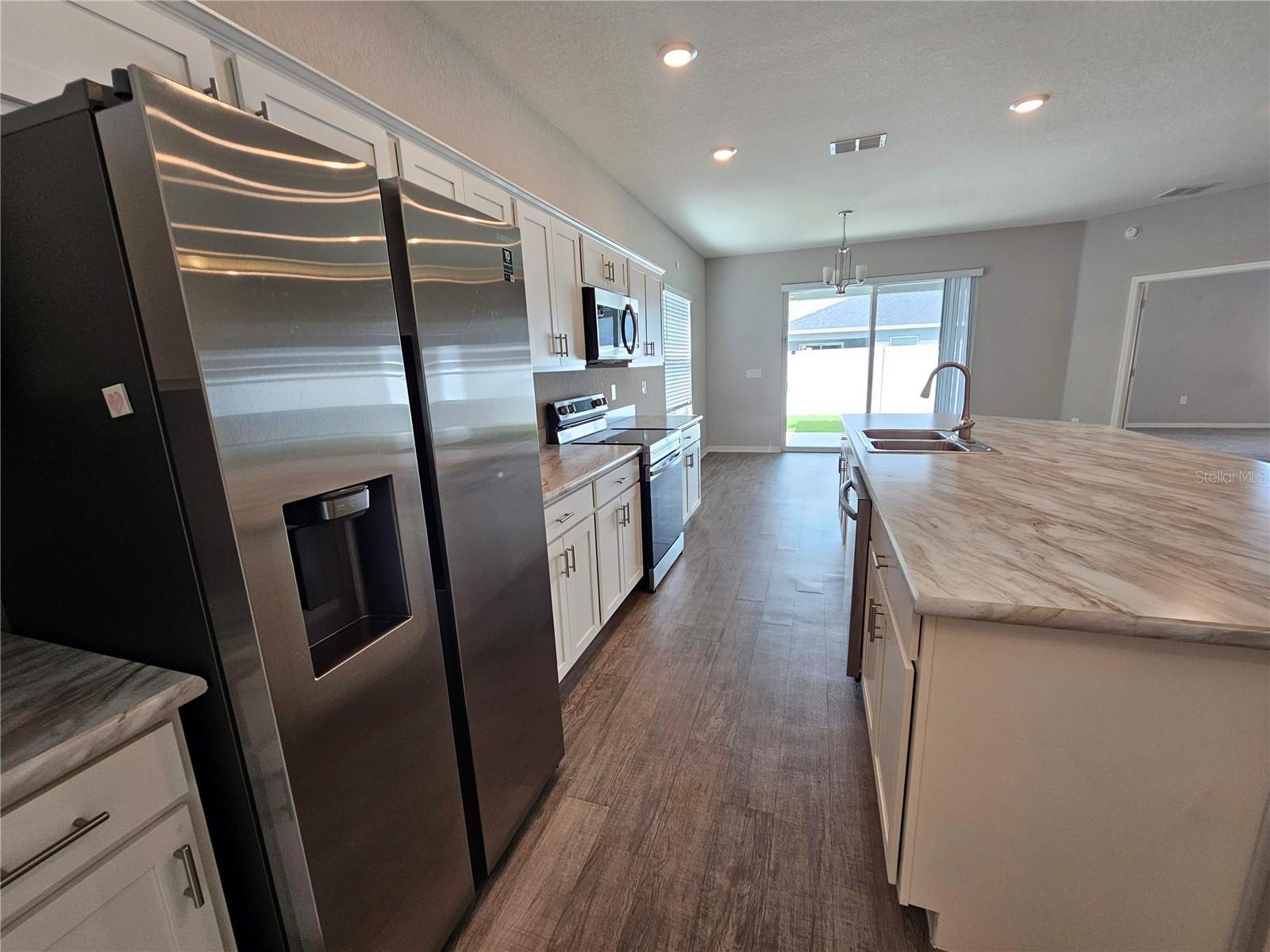 LANDINGS/EAGLE LAKE - Residential