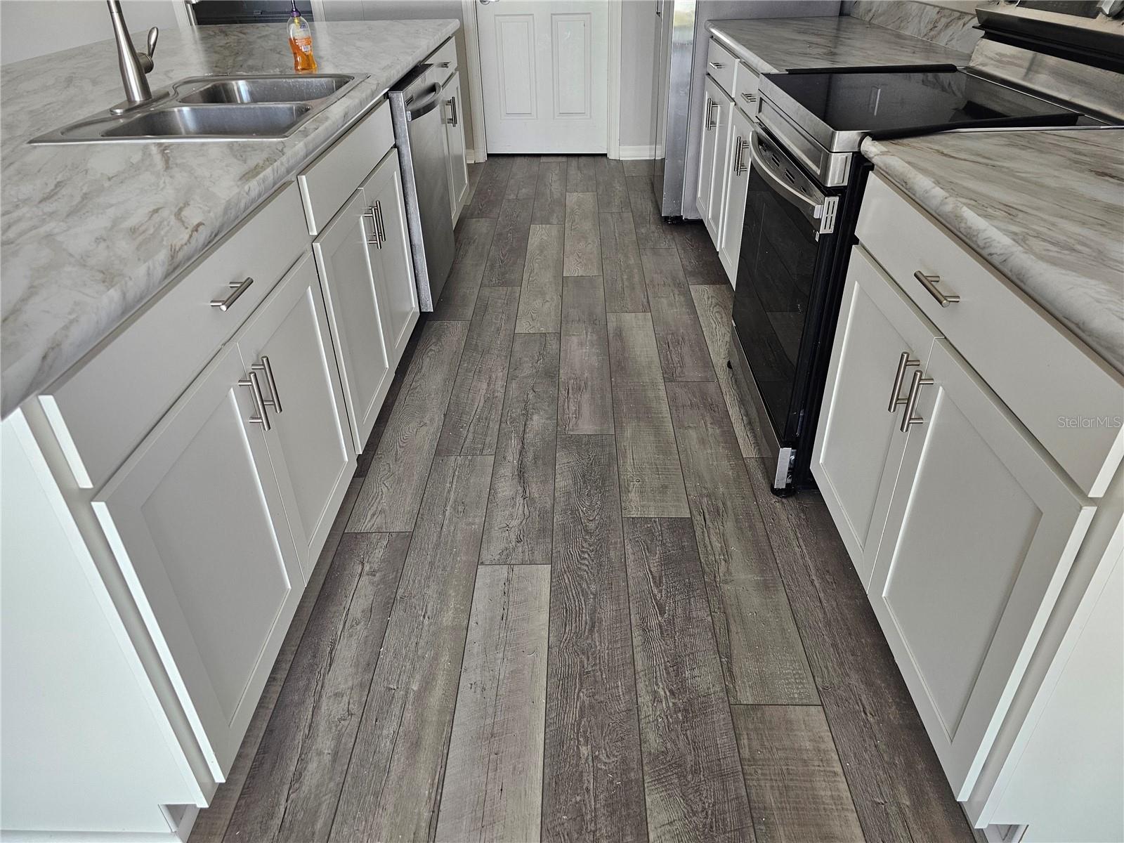 LANDINGS/EAGLE LAKE - Residential