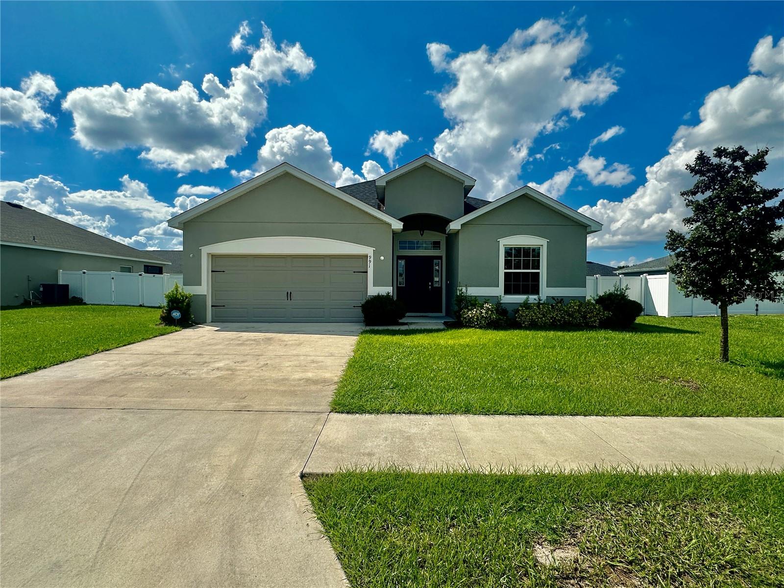 LANDINGS/EAGLE LAKE - Residential