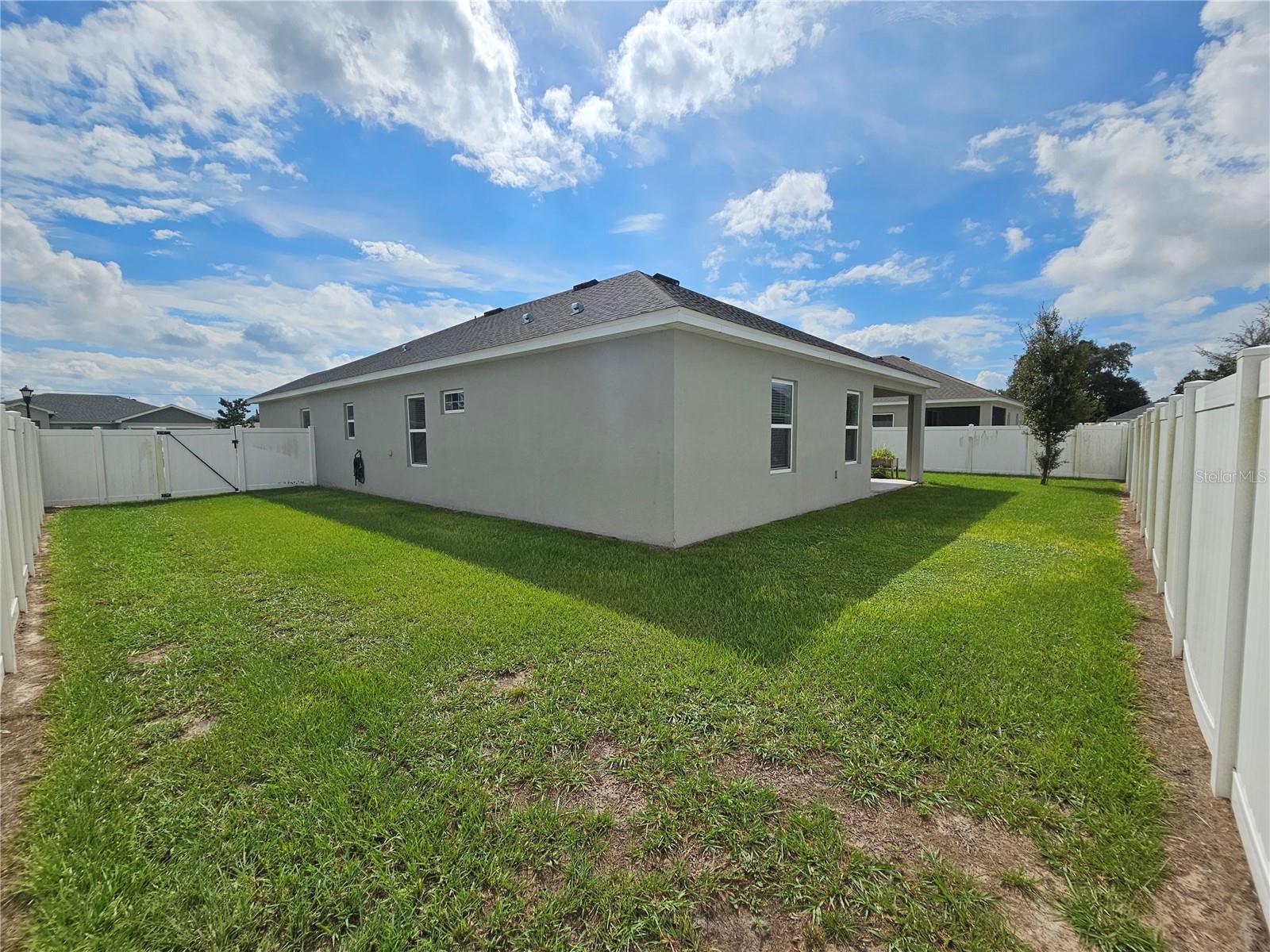 LANDINGS/EAGLE LAKE - Residential