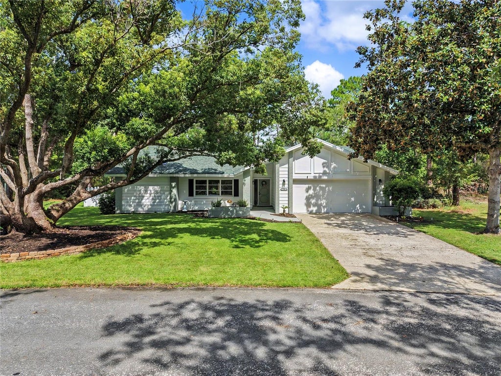 Photo of 10 Colubrina Court, Homosassa, FL 34446 (MLS # GC542738)